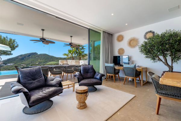 Luxury villa estate in the most exclusive location with spectacular views image 8