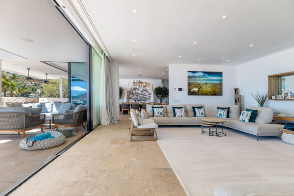 Luxury villa estate in the most exclusive location with spectacular views image 9