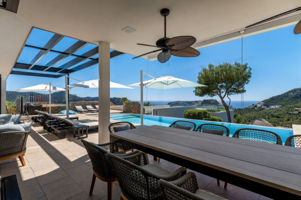 Luxury villa estate in the most exclusive location with spectacular views image 10