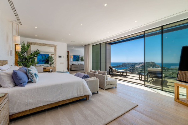 Luxury villa estate in the most exclusive location with spectacular views image 12