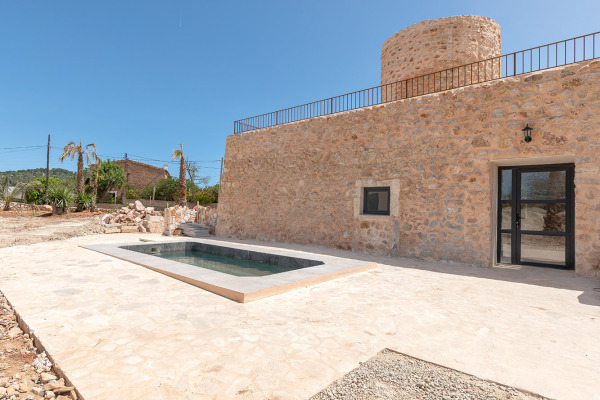 Renovated finca with antique mill near Felanitx in the southeast image 2
