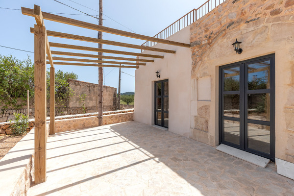Renovated finca with antique mill near Felanitx in the southeast image 4