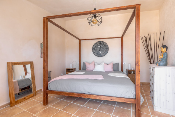 Renovated finca with antique mill near Felanitx in the southeast image 10