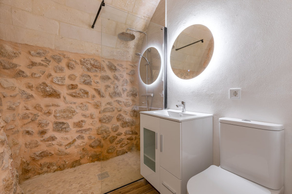 Renovated finca with antique mill near Felanitx in the southeast image 11