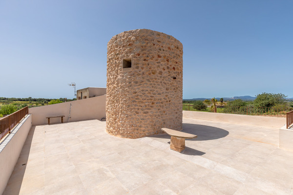 Renovated finca with antique mill near Felanitx in the southeast image 12