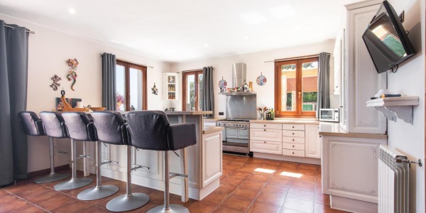 Mediterranean finca with breathtaking far-reaching views to the sea image 6