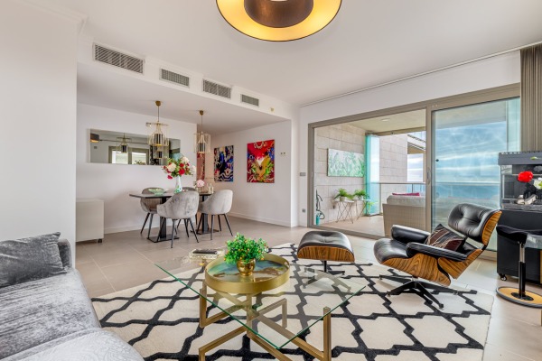 Aprtament with fantastic views in a seafront residential complex image 4