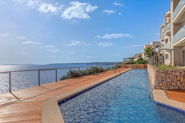 Aprtament with fantastic views in a seafront residential complex image 9