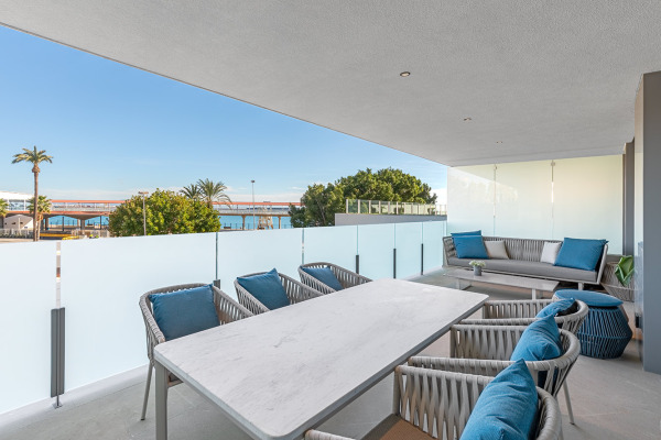 Modern apartment in a luxurious new development on the Paseo Marítimo image 4