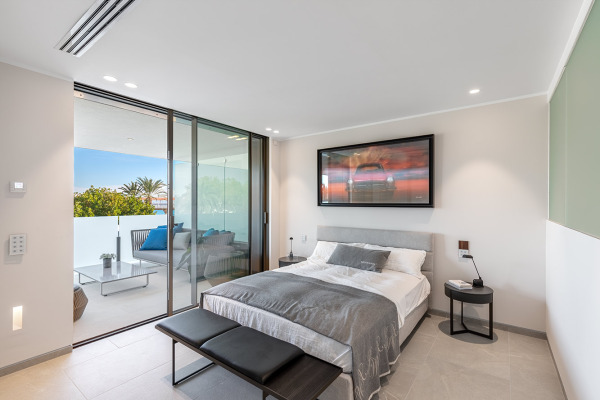 Modern apartment in a luxurious new development on the Paseo Marítimo image 9