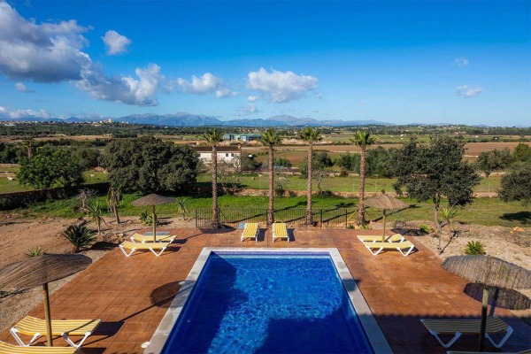 Large, newly built finca with vacation rental license in Ariany image 2