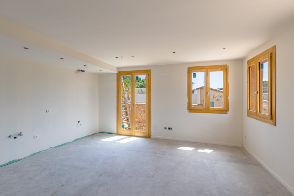 New-build townhouse with stunning views of the mountains and the village image 6