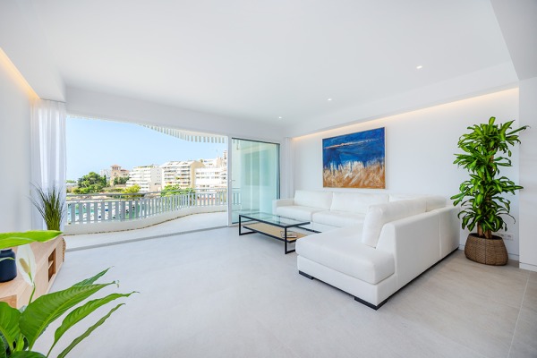 Apartment with views of the sea and harbor in Can Barbara image 3