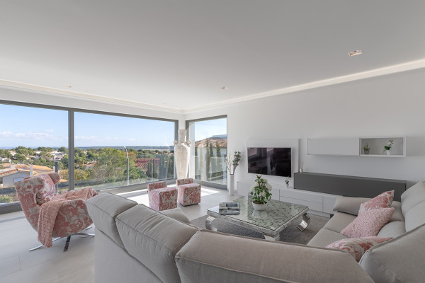 Modern villa in an exclusive residential area with fantastic sea views image 5