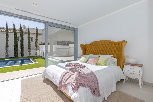 Modern villa in an exclusive residential area with fantastic sea views image 7