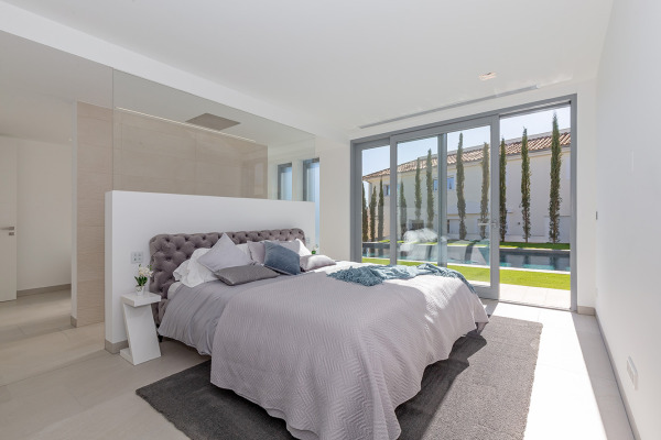 Modern villa in an exclusive residential area with fantastic sea views image 9