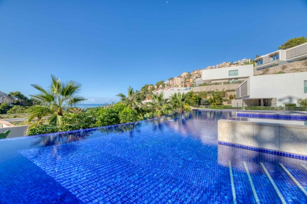 Exclusive sea view villa in a sought-after hillside location near the marina image 3