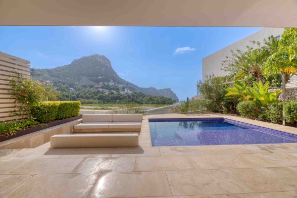 Exclusive sea view villa in a sought-after hillside location near the marina image 6