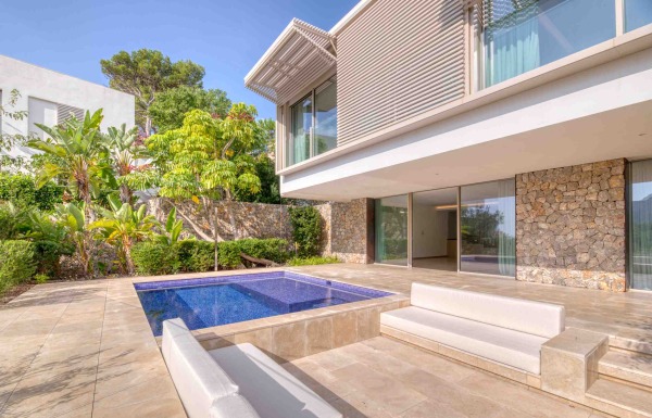 Exclusive sea view villa in a sought-after hillside location near the marina image 7