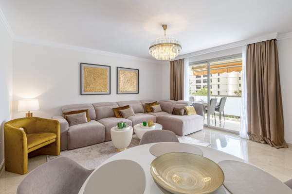 Modern apartment close to the beach in a central location in Palmanova image 2