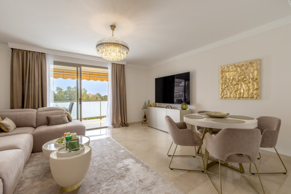 Modern apartment close to the beach in a central location in Palmanova image 3