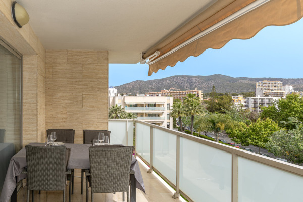 Modern apartment close to the beach in a central location in Palmanova image 6