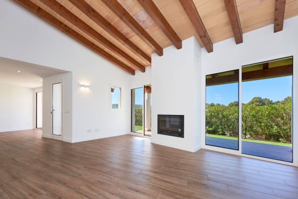 Detached house with private pool and views over the golf course image 6