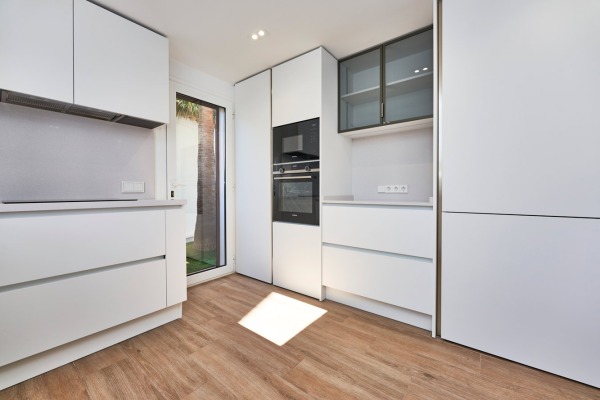 Detached house with private pool and views over the golf course image 9