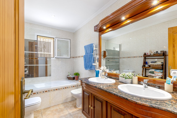 Charming Mediterranean villa with beautiful garden in El Toro image 9