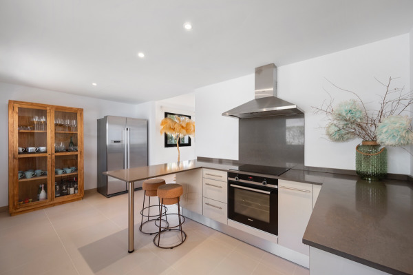 Exclusive, spacious apartment close to the beach and golf course image 9