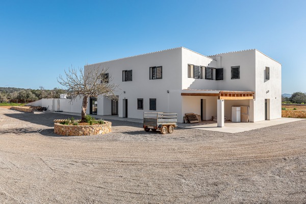 Newly built finca in modern style near Campos image 4