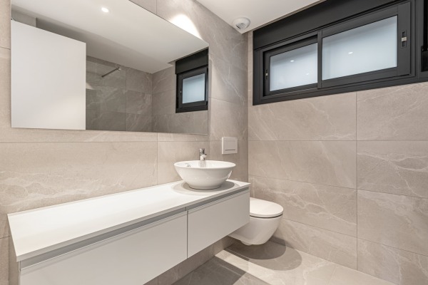 Modern unfurnished apartment for long-term rent image 9