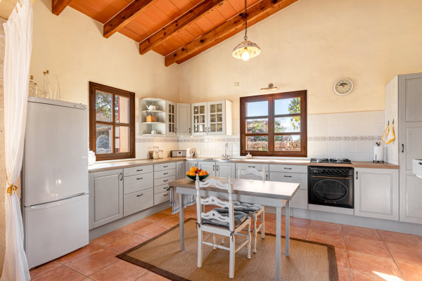 Beautiful finca with lots of land for sale between Felanitx and Vilafranca image 11