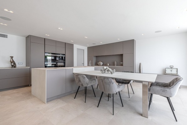 Exceptional new luxury property in seafront with direct sea access image 7