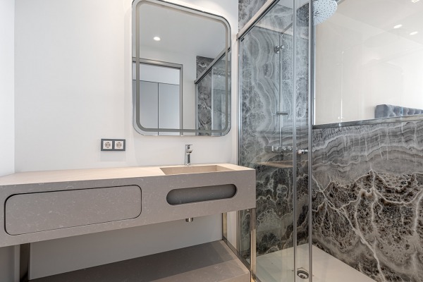 Exceptional new luxury property in seafront with direct sea access image 11