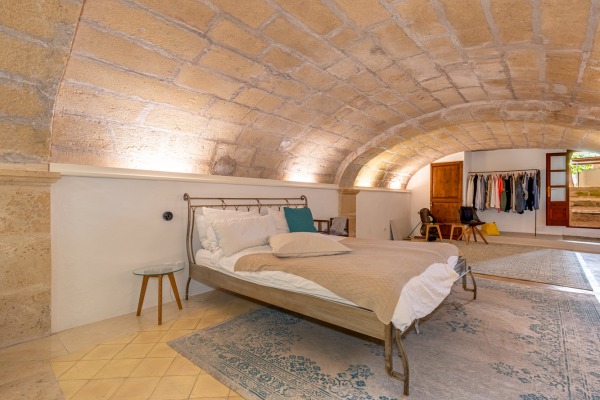 Exclusive, high-quality renovated townhouse with sea view and pool image 9