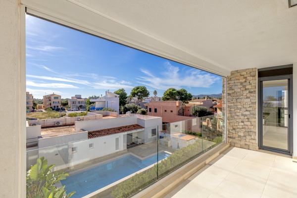 Modern apartment with partial sea views in a well-kept complex in Portocolom image 3