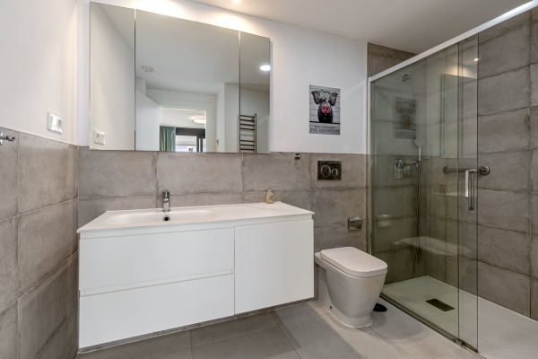 Modern apartment with partial sea views in a well-kept complex in Portocolom image 10