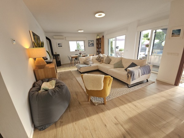 Semi-detached house with basement and pool in Puig de Ros image 3