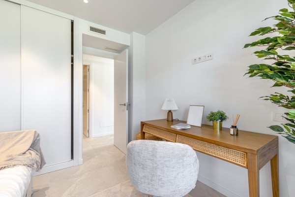 Modern new apartments close to the beach in Palmanova image 8