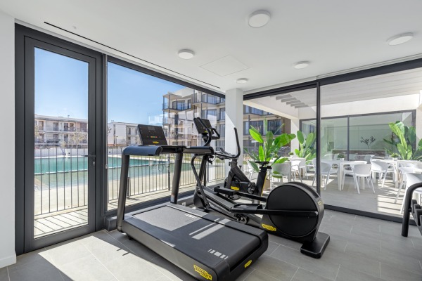 Modern new apartments close to the beach in Palmanova image 12