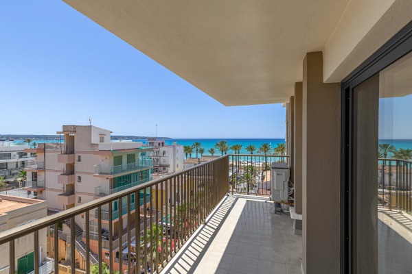 High-quality, fully refurbished sea-view penthouse in Playa de Palma image 2