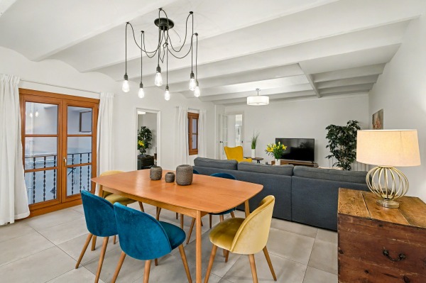 Old town apartment with Mediterranean charm in the La Calatrava district image 2