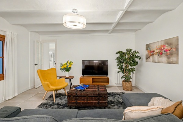 Old town apartment with Mediterranean charm in the La Calatrava district image 3