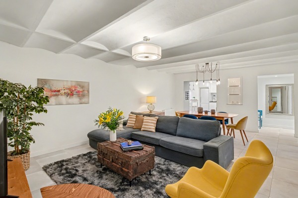 Old town apartment with Mediterranean charm in the La Calatrava district image 5