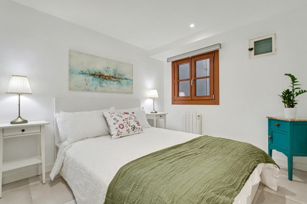 Old town apartment with Mediterranean charm in the La Calatrava district image 8