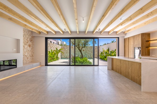 Luxurious townhouse with spectacular views as far as the sea in Ses Salines image 3