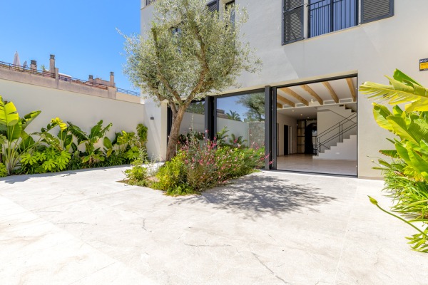 Luxurious townhouse with spectacular views as far as the sea in Ses Salines image 7