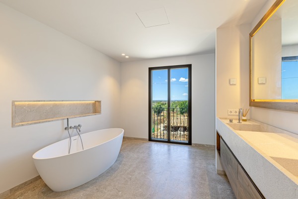 Luxurious townhouse with spectacular views as far as the sea in Ses Salines image 9