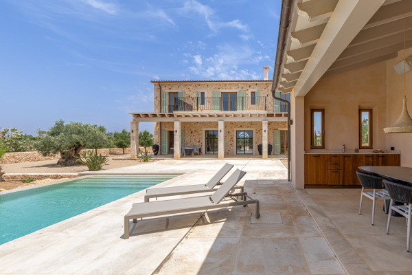 Exclusive newly built finca with pool and guest house in Santanyi image 3
